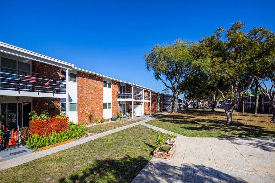 1200 W Holden Ave, Orlando, FL 32839 Apartments For Sale