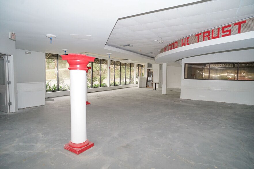 More Photos Of 2809 Sharer Rd, Tallahassee Restaurant For Lease