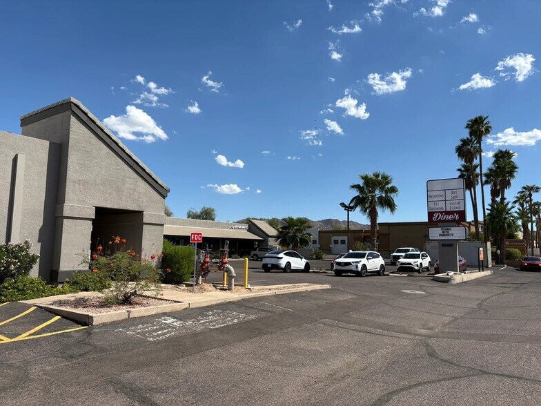 More Photos Of 10401 N 32nd St, Phoenix General Retail For Lease