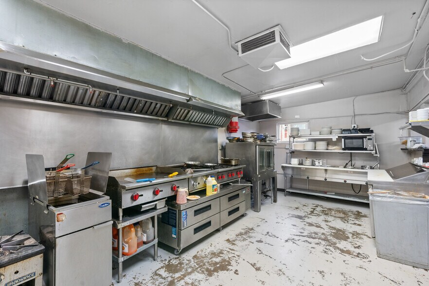 More Photos Of 7575 Broadway St, Denver Restaurant For Sale