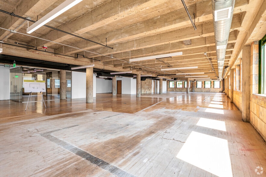 More Photos Of 1801 N Lamar St, Dallas Loft Creative Space For Lease