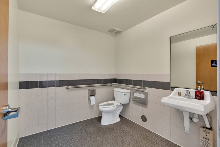 More Photos Of 3455-3499 NE John Olsen Ave, Hillsboro Flex For Sale
