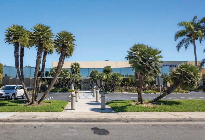 More Photos Of 17462 Armstrong Ave, Irvine Light Manufacturing For Sale