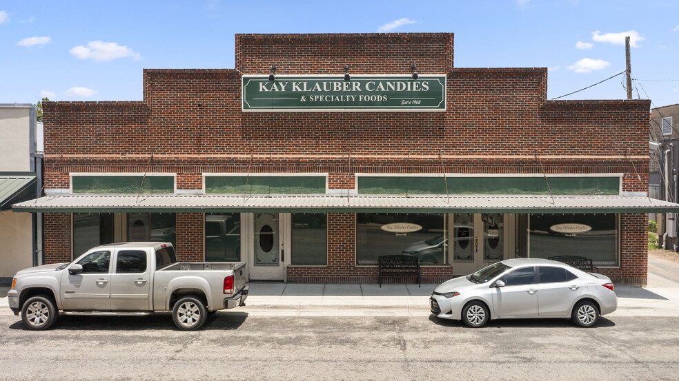 Primary Photo Of 520 Walnut St, Columbus Restaurant For Sale