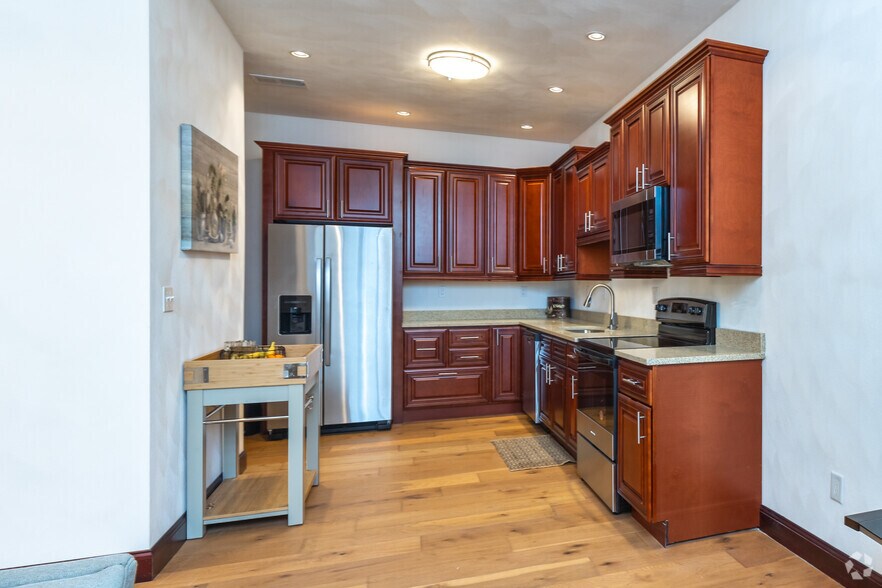 More Photos Of 3681 Lindell Blvd, Saint Louis Multifamily For Sale