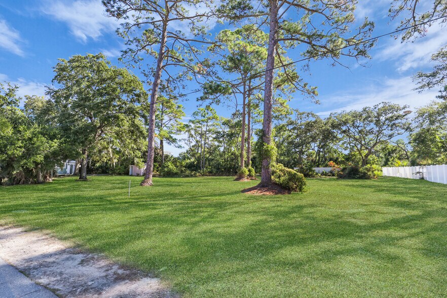 More Photos Of 106-108 Lewis Ave, Tybee Island Land For Sale
