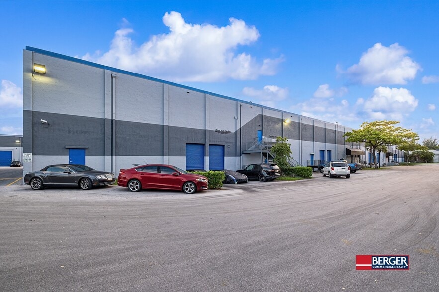 More Photos Of 1919 NW 19th St, Fort Lauderdale Warehouse For Lease