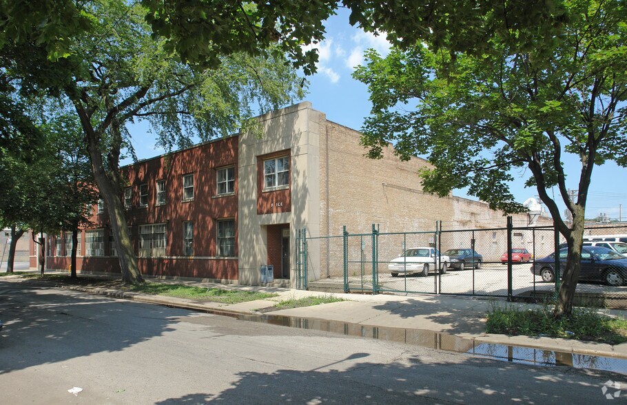 Primary Photo Of 4920 W Bloomingdale Ave, Chicago Warehouse For Lease
