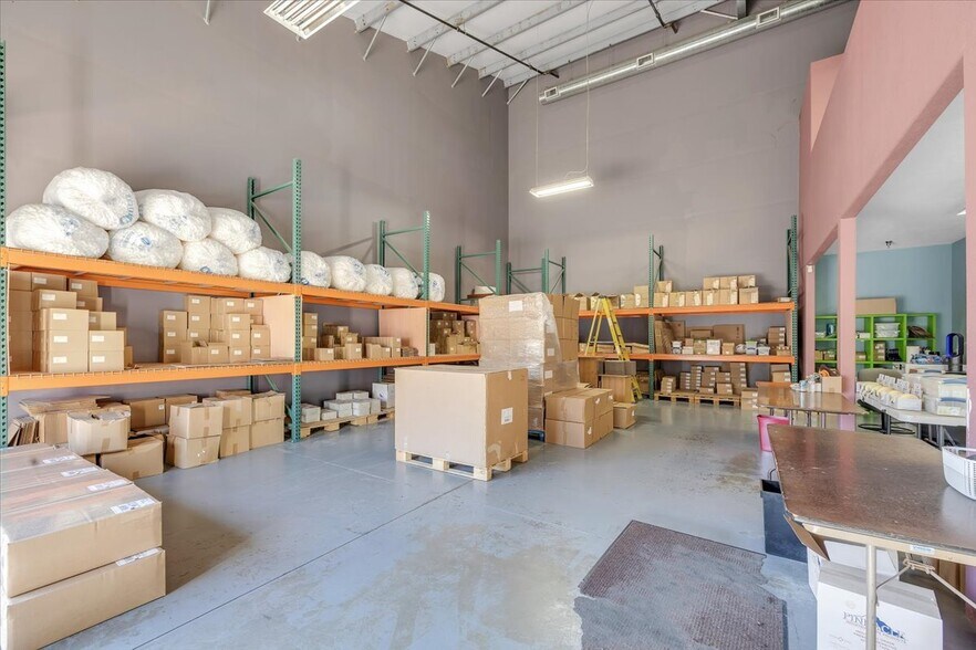 More Photos Of 18855 Microtronics, Sonora Industrial For Sale