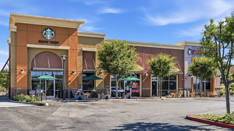 More Photos Of 26571-26583 Golden Valley Rd, Santa Clarita Restaurant For Sale