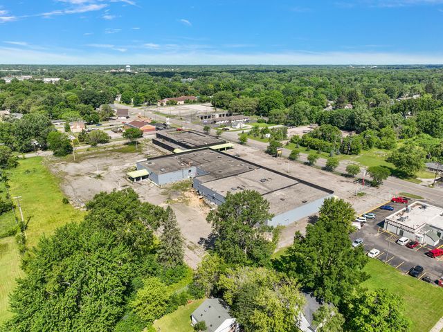 More Photos Of 3402 Richfield Rd, Flint Freestanding For Lease