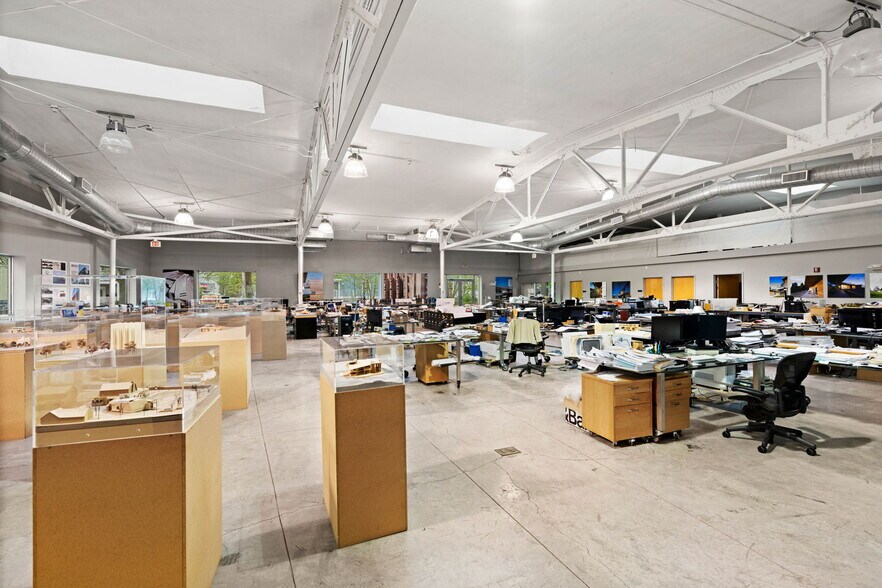 More Photos Of 115 Willow Ave, Somerville Manufacturing For Sale