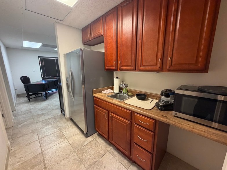 More Photos Of 7745 E Redfield Rd, Scottsdale Warehouse For Sale