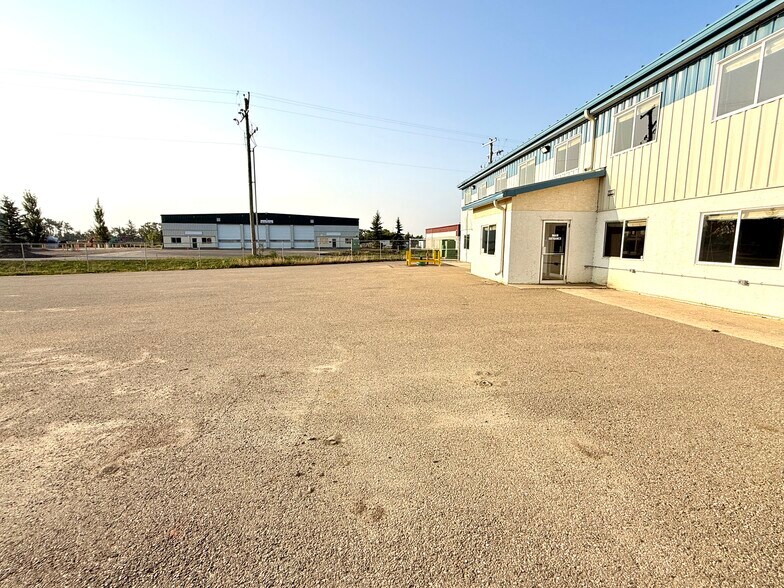 More Photos Of 8 Van Der Horn Way, Red Deer County Industrial For Lease