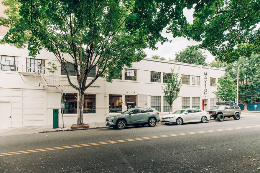 More Photos Of 1120-1136 NW Hoyt St, Portland Office For Lease