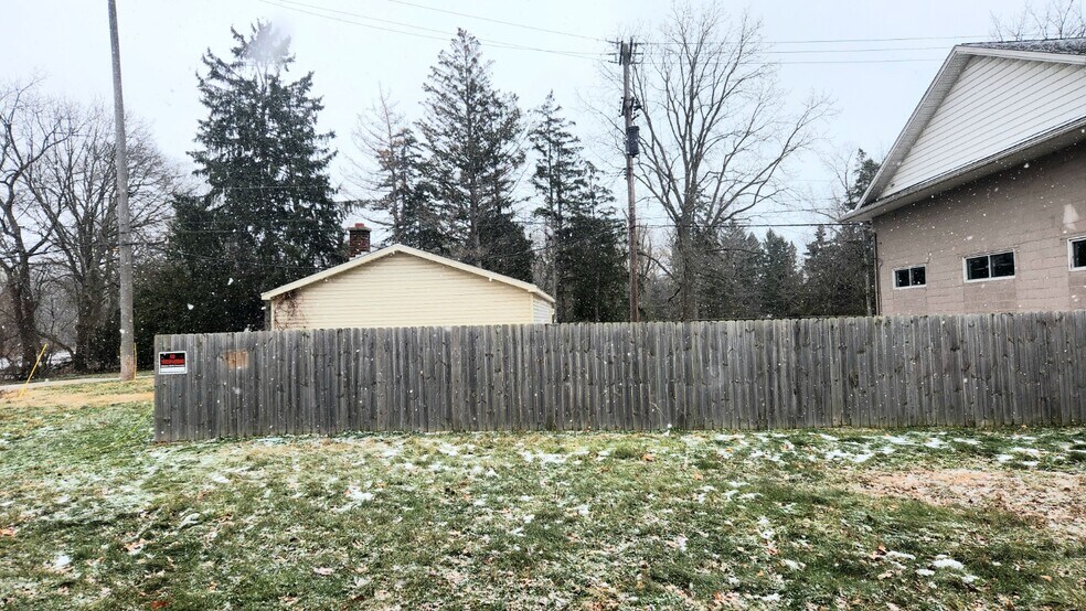 More Photos Of 3988 N Dixie Hwy, Monroe Service Station For Sale