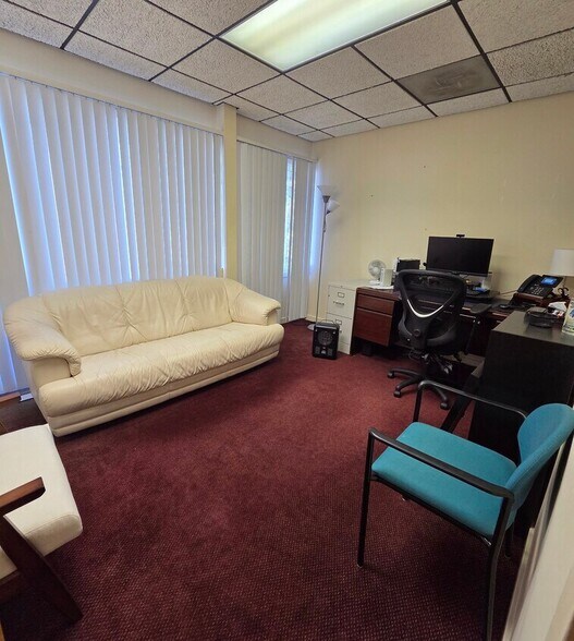 More Photos Of 60 Washington Ave, Hamden Medical For Sale