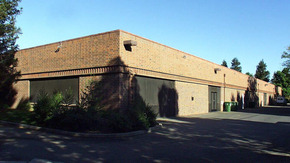 More Photos Of 1616-1632 Da Vinci Ct, Davis Flex For Lease