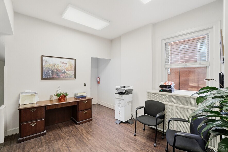 More Photos Of 2406 Auburn Ave, Cincinnati Office Residential For Sale