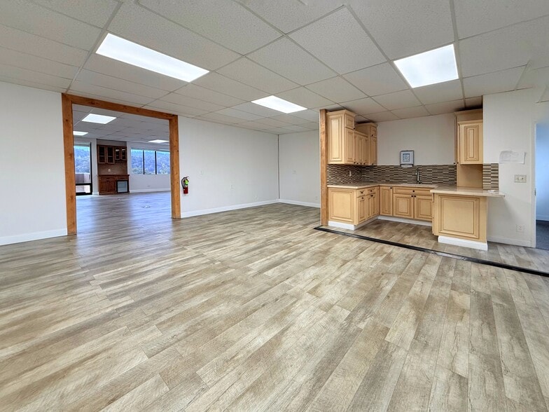 More Photos Of 5 Harris Ct, Monterey Warehouse For Lease