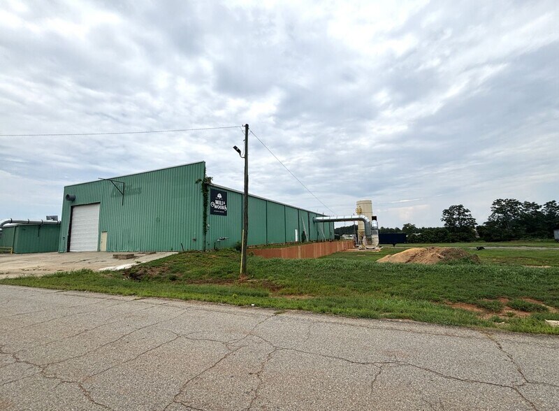 More Photos Of 113 Milledgeville Rd, Eatonton Warehouse For Lease
