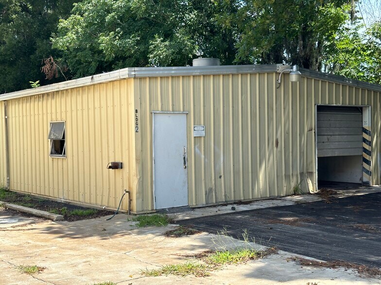 More Photos Of 13595 SE 31st Ave, Summerfield Unknown For Lease