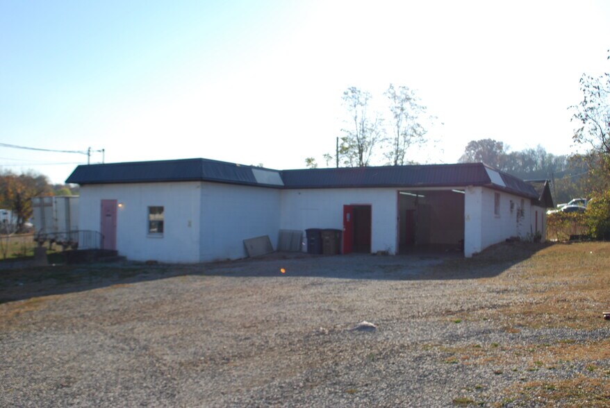 More Photos Of 2510 Mitchell St, Knoxville Light Manufacturing For Lease