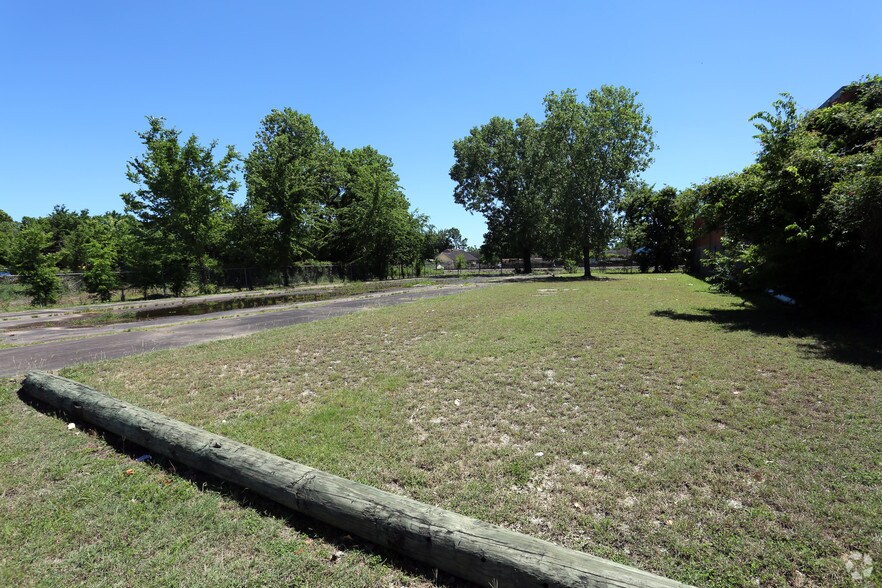 Primary Photo Of 7148 Capitol St, Houston Land For Lease