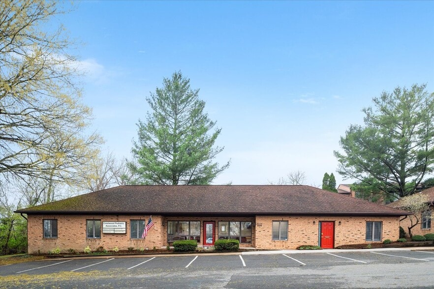 More Photos Of 10623 Crestwood Dr, Manassas Office For Sale