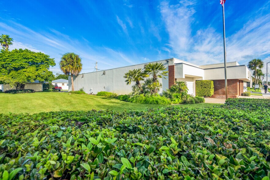 More Photos Of 2315 14th Ave, Vero Beach Medical For Sale