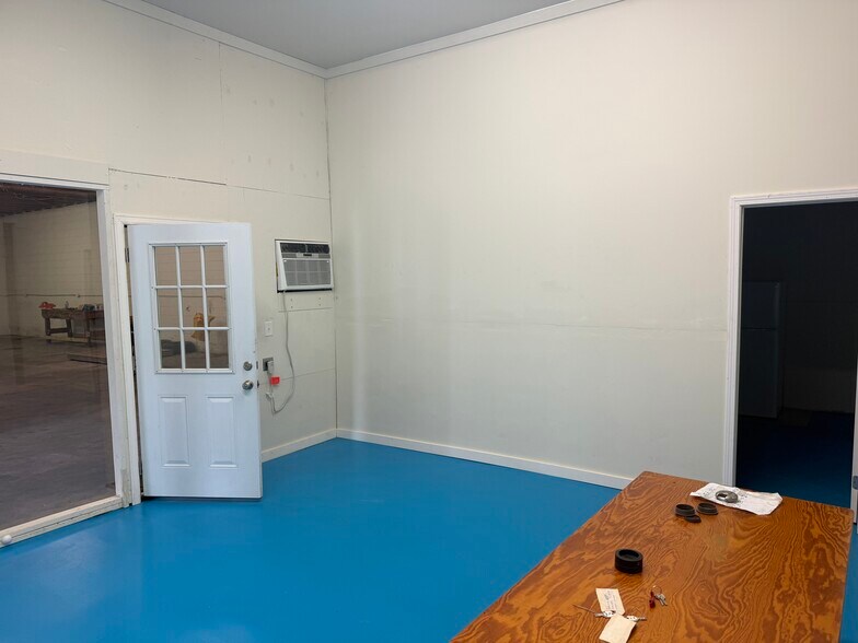 More Photos Of 1453 Hickory Crossing Rd, Hartwell Warehouse For Lease