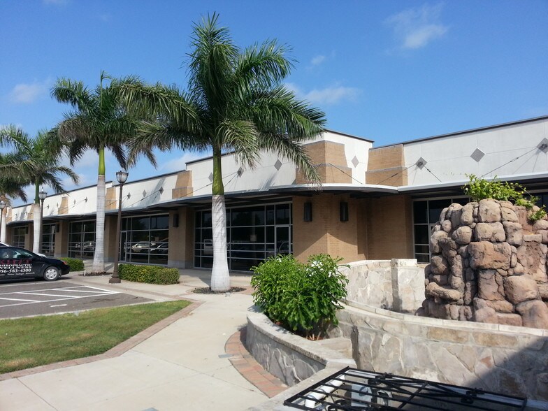 More Photos Of 1221 S 10th St, Weslaco Unknown For Lease