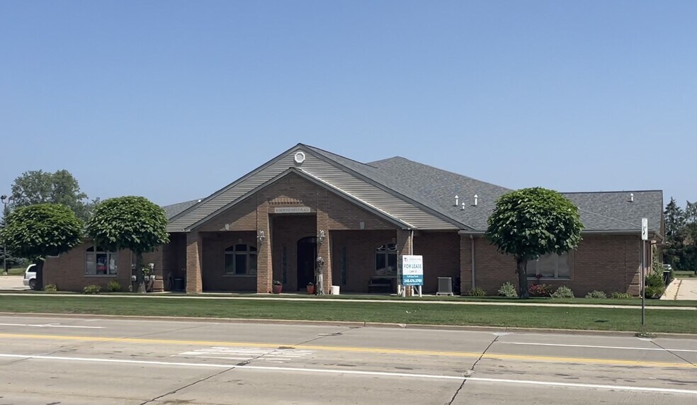 More Photos Of 47100 Schoenherr Rd, Shelby Township Medical For Lease
