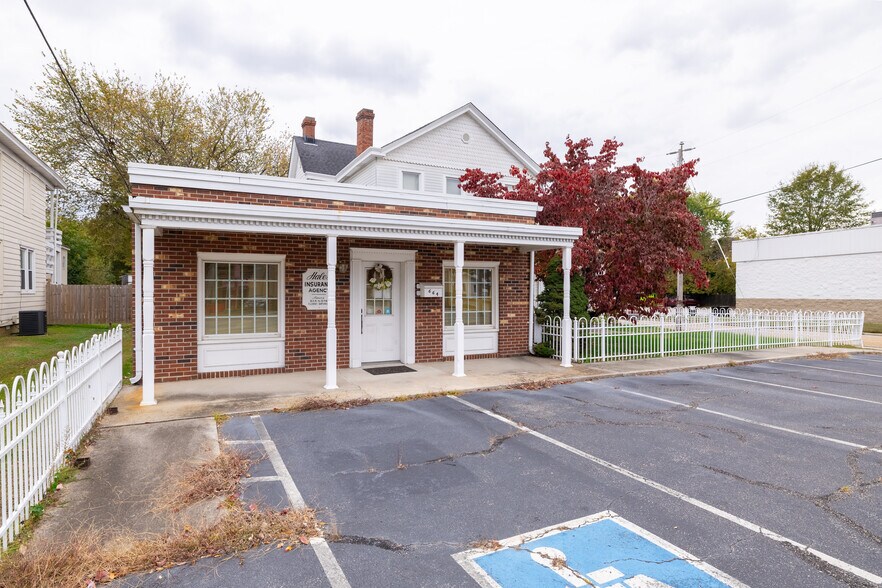 More Photos Of 664 Boulevard, Colonial Heights Office For Sale