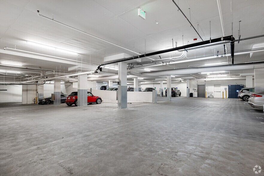 More Photos Of 214 Santa Monica Blvd, Santa Monica Apartments For Lease