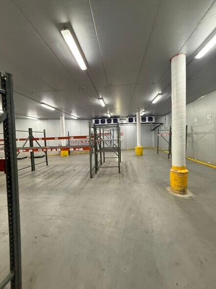More Photos Of 1955 3rd Ave S, Saint Petersburg Warehouse For Lease