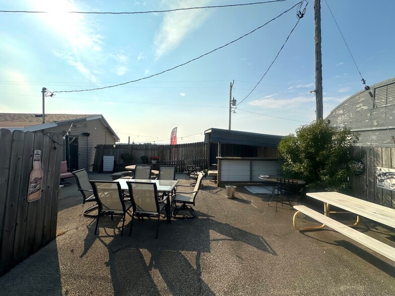 More Photos Of 4602 1625 North Rd, Danvers General Retail For Sale