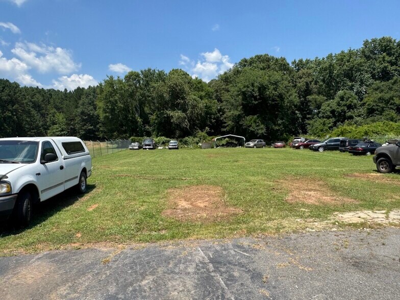 More Photos Of 975-979 E Liberty St, York Auto Dealership For Sale