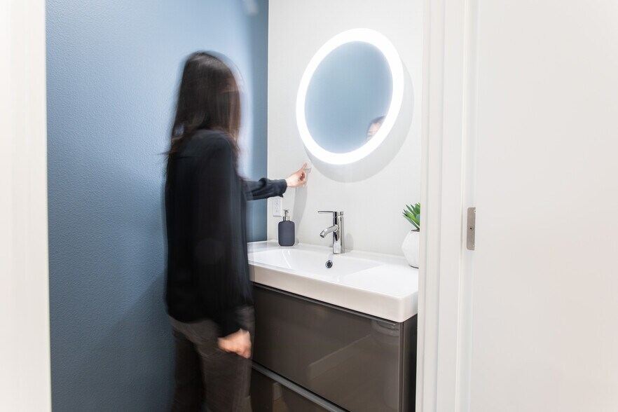 More Photos Of 5115 E Burnside St, Portland Apartments For Sale