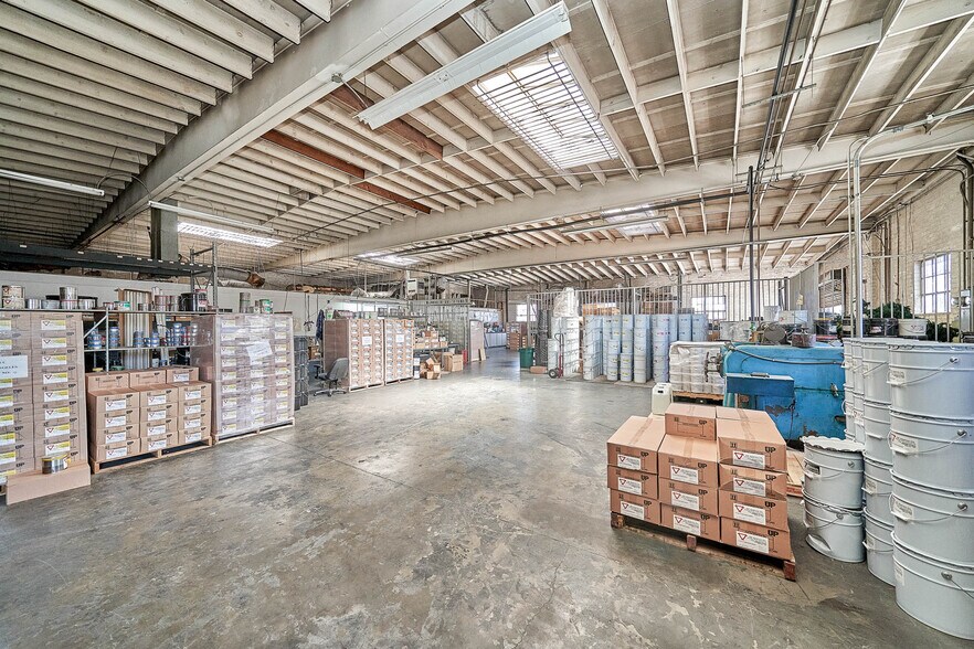 More Photos Of 5946 E Washington Blvd, Commerce Warehouse For Sale
