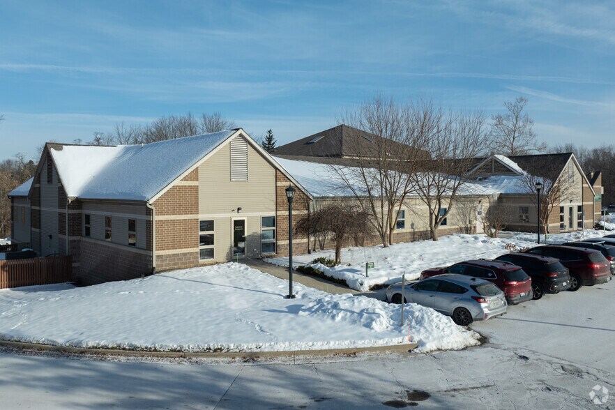 More Photos Of 3600 SW Capital Ave, Battle Creek Medical For Lease