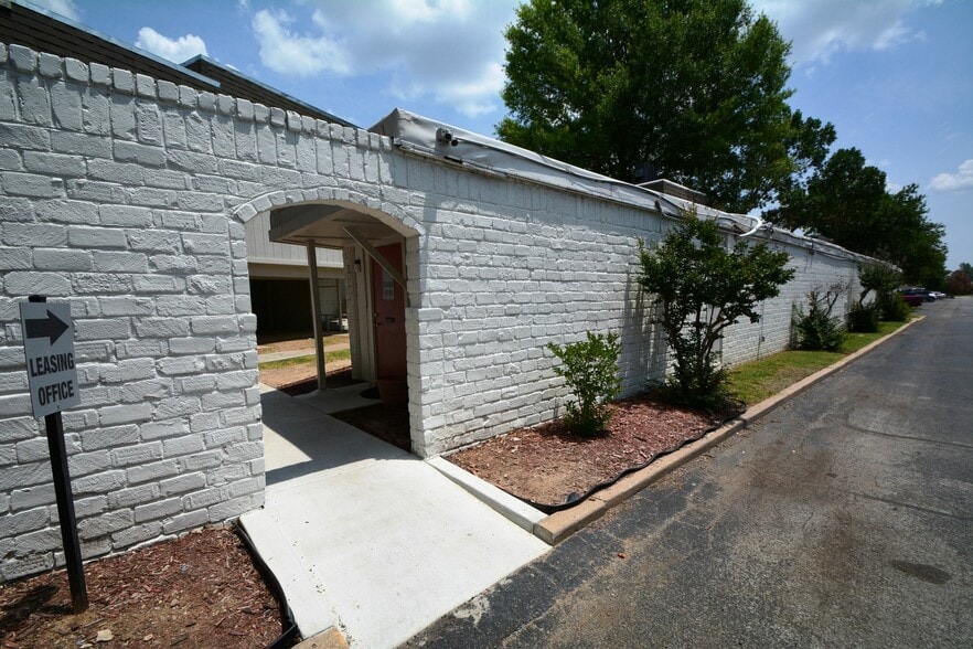 More Photos Of 3218 S 93rd East Ave, Tulsa Apartments For Sale