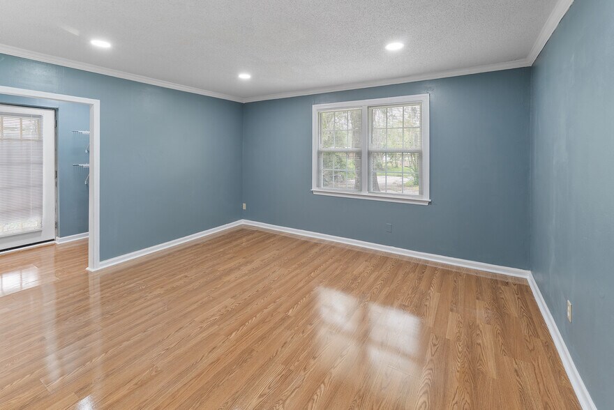 More Photos Of 2605 US Highway 80 W, Savannah Office For Sale