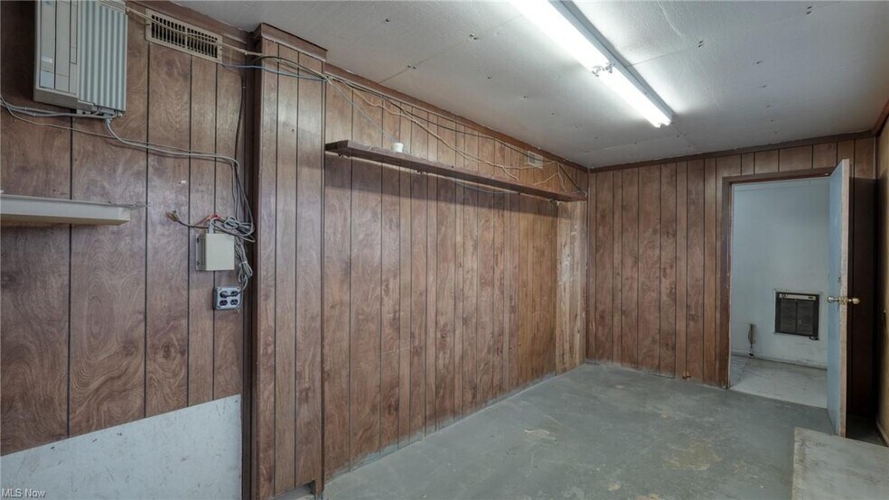 More Photos Of 11445 E Pike Rd, Cambridge Light Manufacturing For Lease