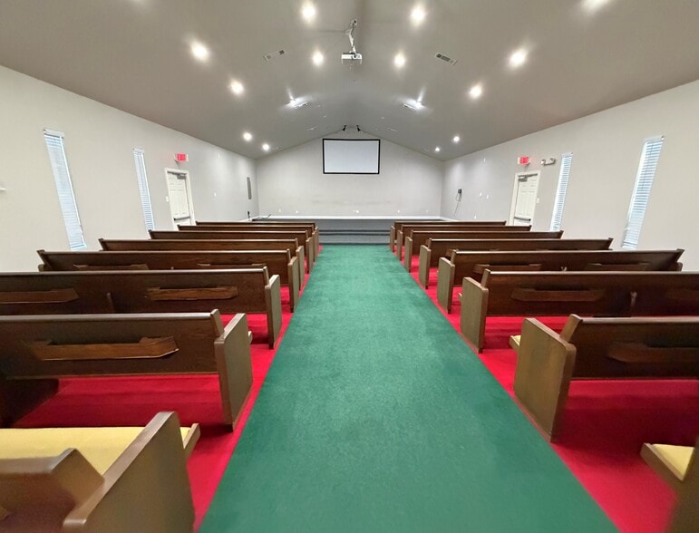 More Photos Of 1621 Balleywood Rd, Irving Religious Facility For Sale