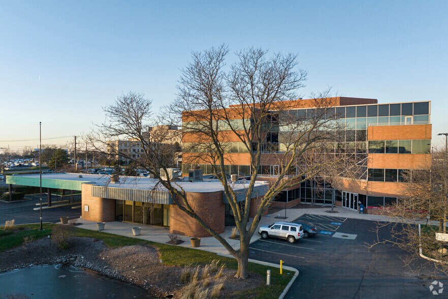 More Photos Of 501 W North Ave, Melrose Park Office For Lease