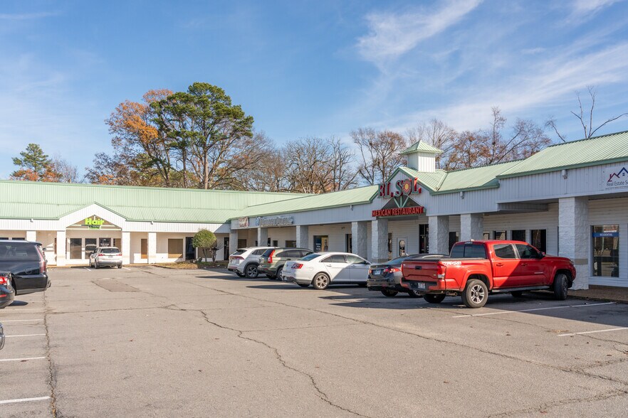 More Photos Of 3801 Camden Rd, Pine Bluff Storefront For Sale