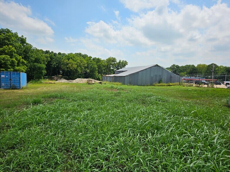 More Photos Of 1210 N 1st Ave, Durant Warehouse For Sale