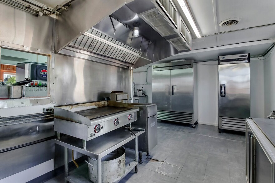 More Photos Of 410 2nd St, Chetek General Retail For Sale