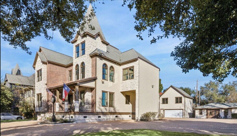 More Photos Of 420 Heights Blvd, Houston Office Residential For Sale